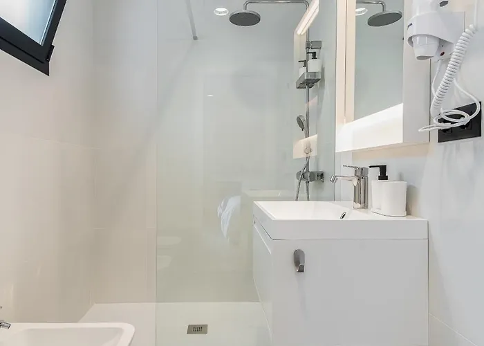 Otel La Vega De Ciudad Jardin 2*