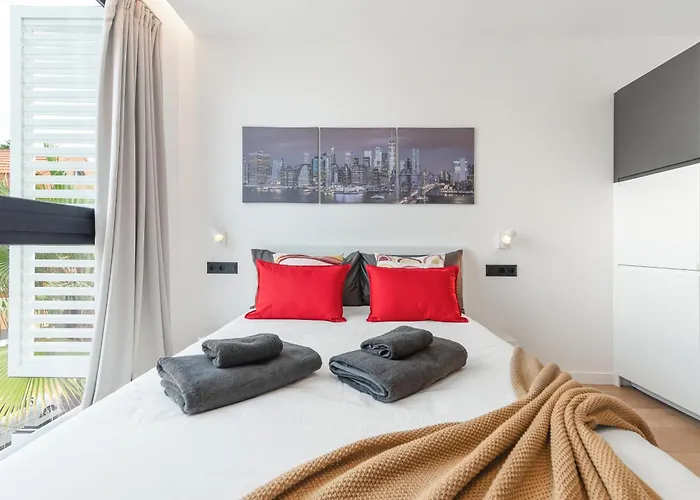 Otel La Vega De Ciudad Jardin 2*