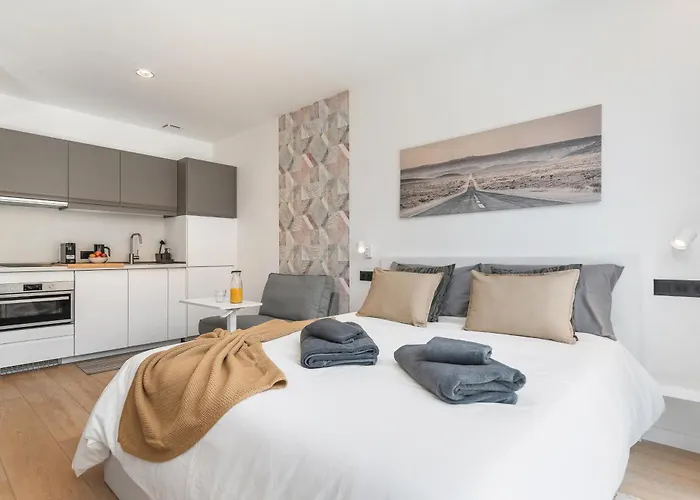 Otel La Vega De Ciudad Jardin 2*